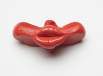 Bisou brooch by New Edition